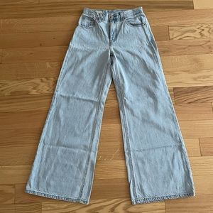 Levi’s Wide Leg Jeans